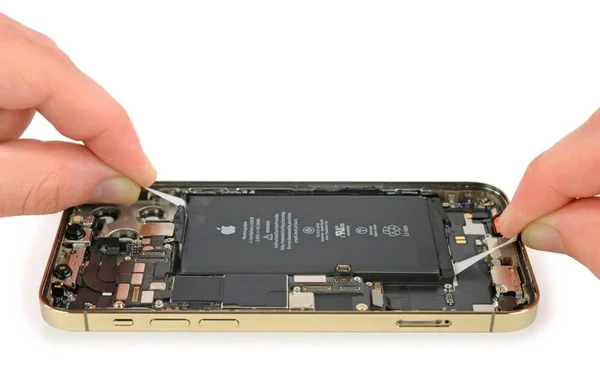 Заміна акумулятора iPhone 12 Pro Max (без помилки)