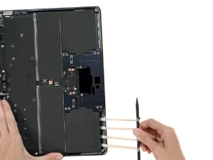 Замена аккумулятора MacBook Air 13