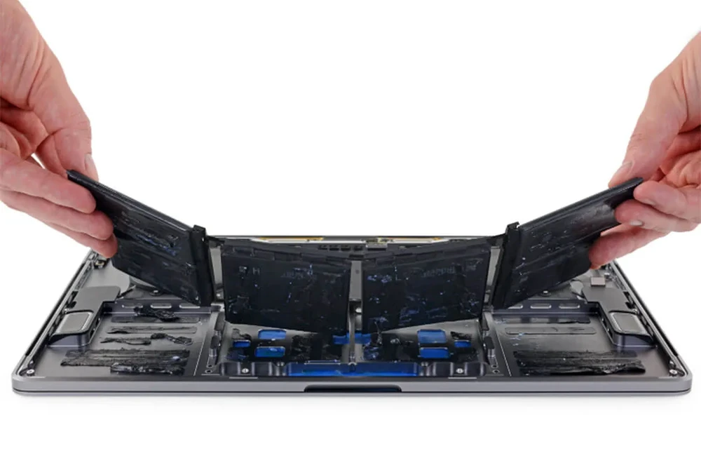 Заміна акумулятора MacBook Pro 15" (2018 | 2019) А1990