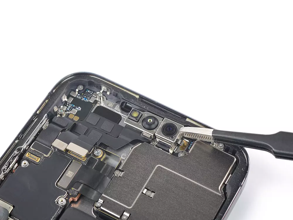 Заміна датчика наближення iPhone 14 Pro Max