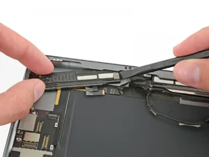 Заміна динаміка iPad 9.7