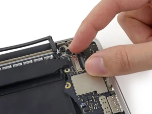 Замена динамика MacBook Air 13