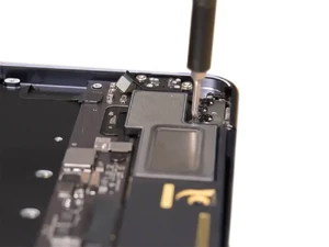 Замена динамика MacBook Air 13