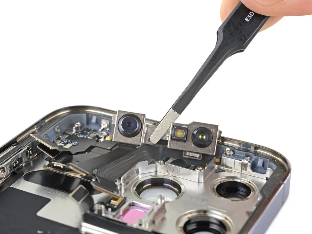 Замена фронтальной камеры iPhone 13 Pro