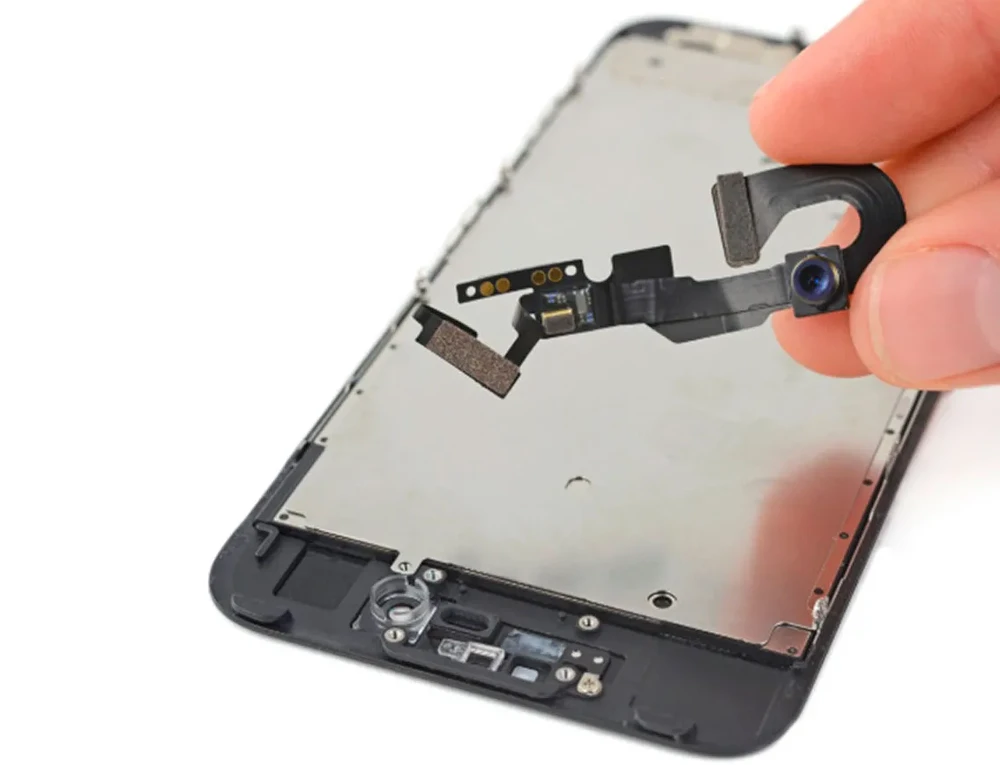 Заміна фронтальної камери iPhone 7