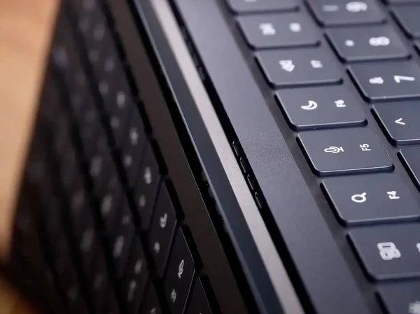 Замена клавиатуры MacBook Air 13" M2 (2022) A2681