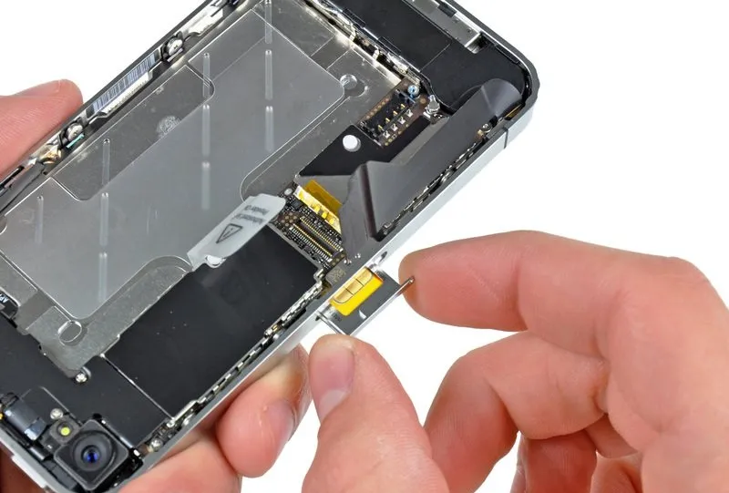 Заміна лотка SIM-карти iPhone SE