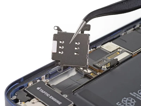 Заміна лотка SIM-карти (механізму) iPhone 13 mini