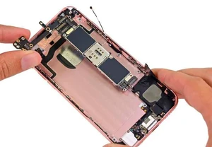 Замена материнской платы iPhone 6s