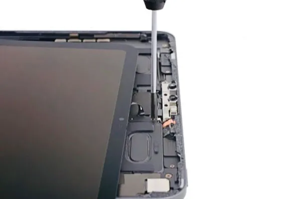 Замена микрофона iPad Pro 11"
