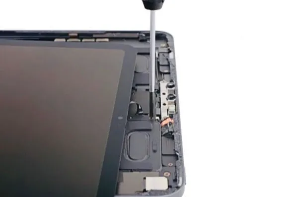 Заміна мікрофона iPad Pro 12.9" (2020)