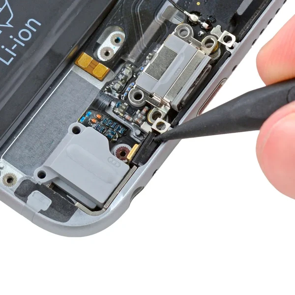 Заміна мікрофона iPhone 8