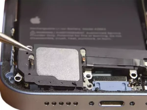 Замена полифонического (нижнего) динамика iPhone 14