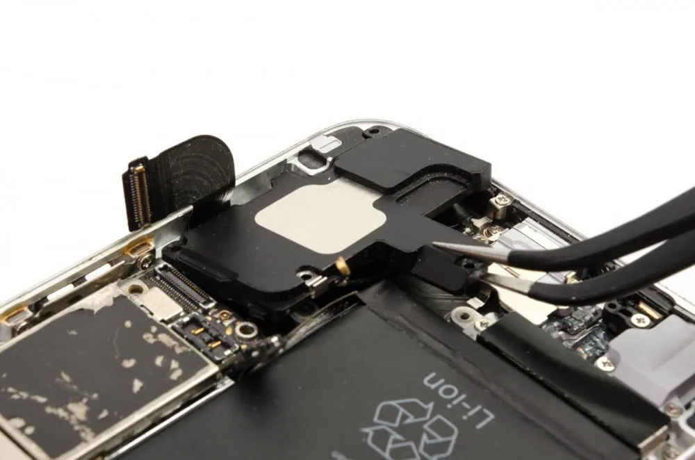 Заміна поліфонічного (нижнього) динаміка iPhone 5