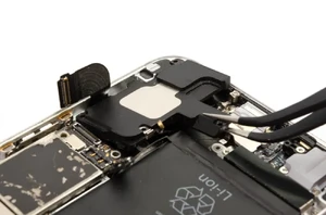Заміна поліфонічного (нижнього) динаміка iPhone 5