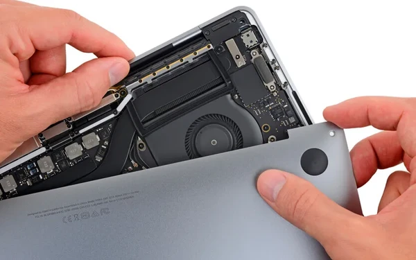 Чистка термопасты MacBook Pro 13" (2016 | 2017) A1706