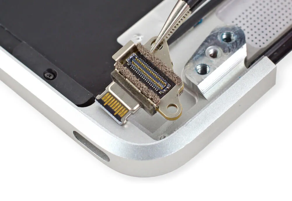 Заміна роз'єму зарядки MacBook Pro 13"Retina (2014 | 2015) А1502