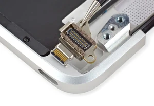 Замена разъема зарядки MacBook Pro 15