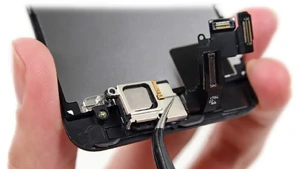 Заміна розмовного (верхнього) динаміка iPhone 8