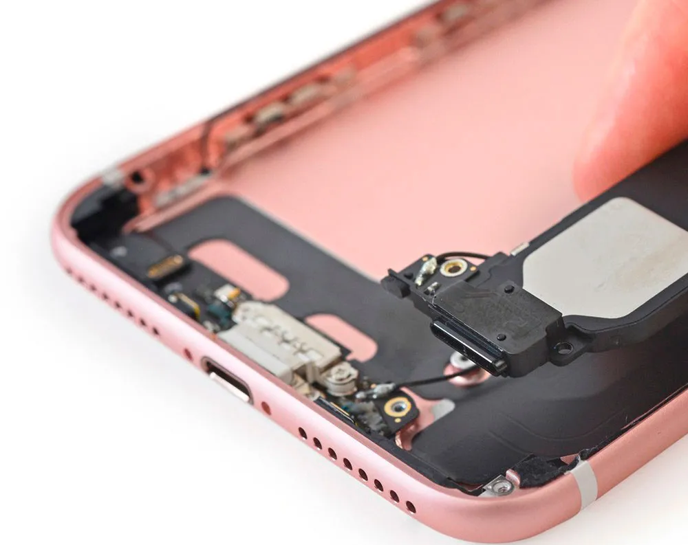 Замена сетки голосового динамика iPhone 7 Plus