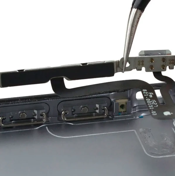 Заміна шлейфу кнопок гучності iPad Pro 11" M2 (2022)