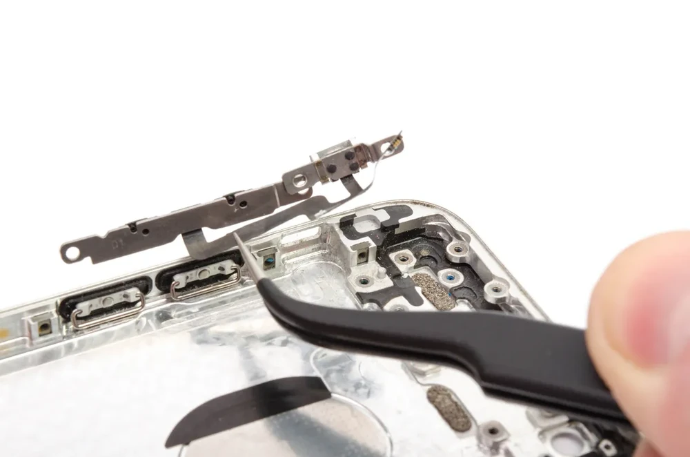 Заміна шлейфу кнопок гучності iPhone 6s