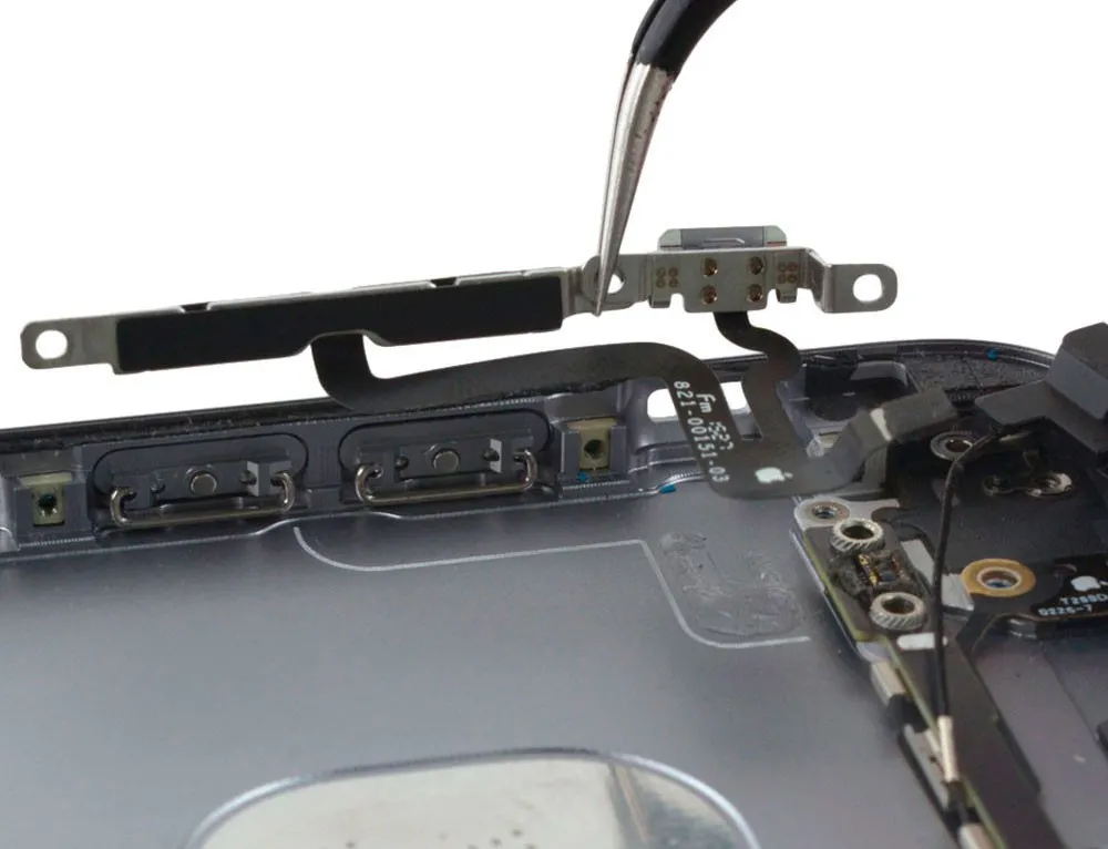 Замена шлейфа кнопок громкости iPad Pro 12.9" (2015)