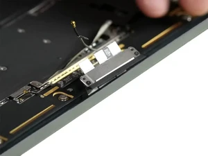 Замена шлейфа матрицы MacBook Pro 13