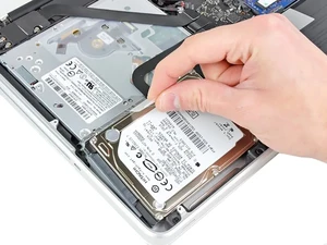 Замена шлейфа SSD-накопителя MacBook Pro 13