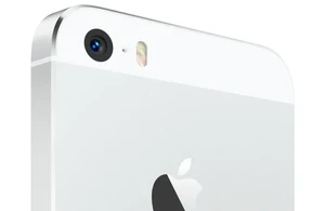 Заміна скла задньої камери iPhone 5