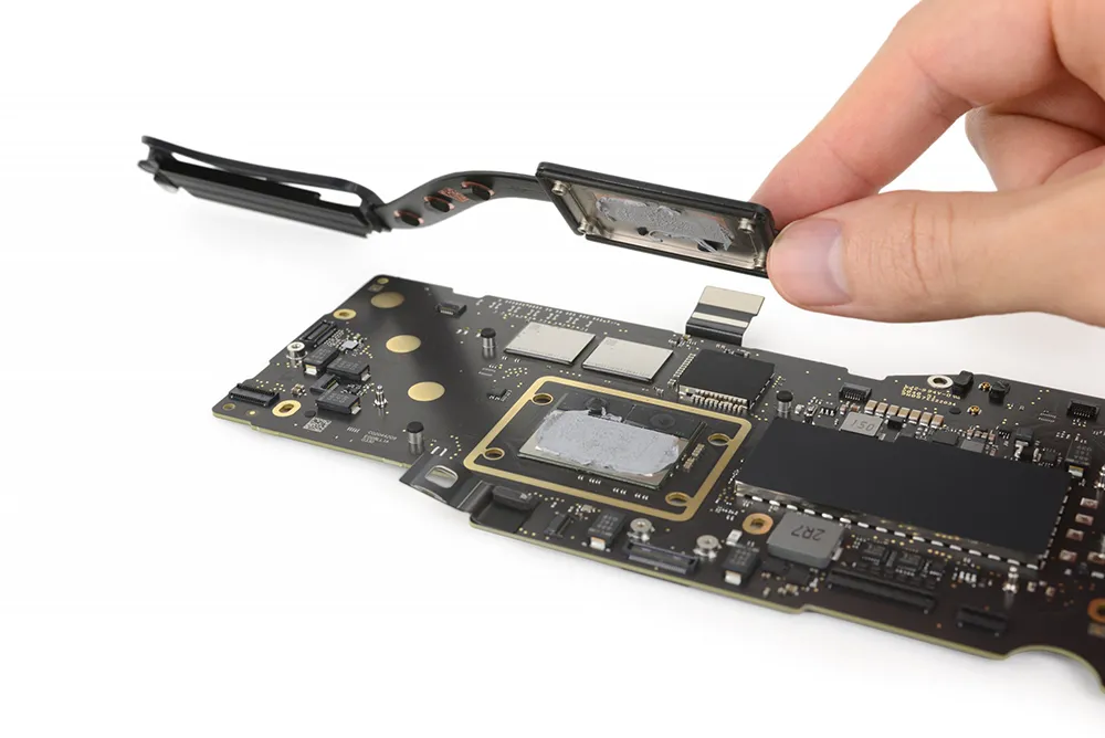 Замена термопасты MacBook Air 13" M1 (2020) A2337