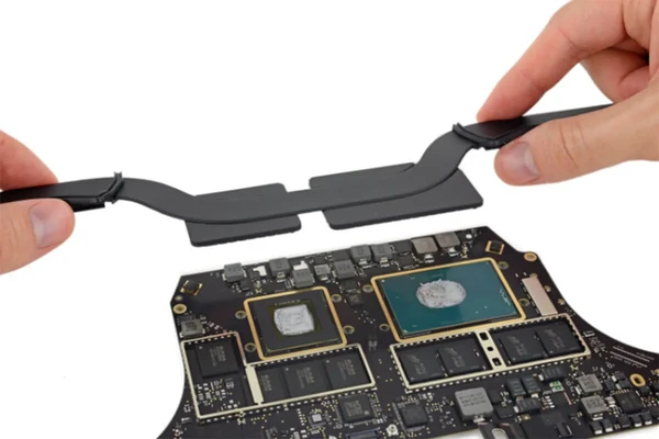Замена термопасты MacBook Pro 15" (2018 | 2019) А1990