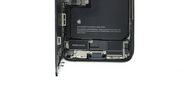 Замена виброзвонка iPhone 13 Pro Max