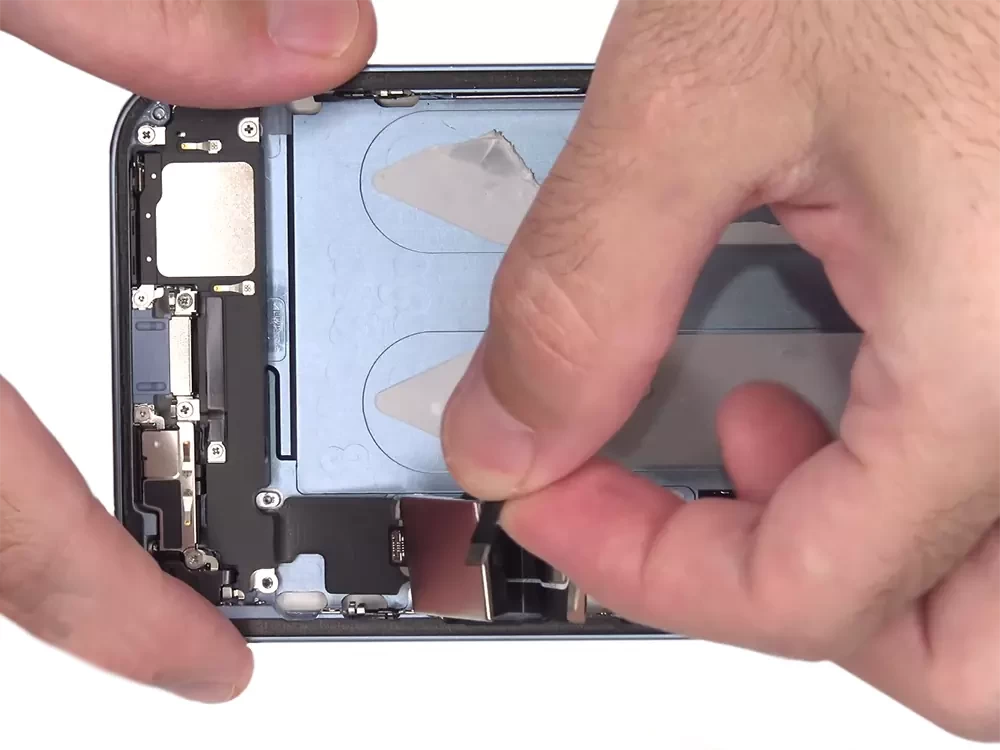 Заміна вібродзвінка iPhone 14 Plus
