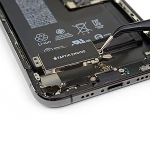 Замена виброзвонка iPhone XR