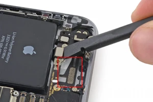 Заміна Wi-Fi антени iPhone 8