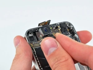 Заміна задньої камери iPhone 5