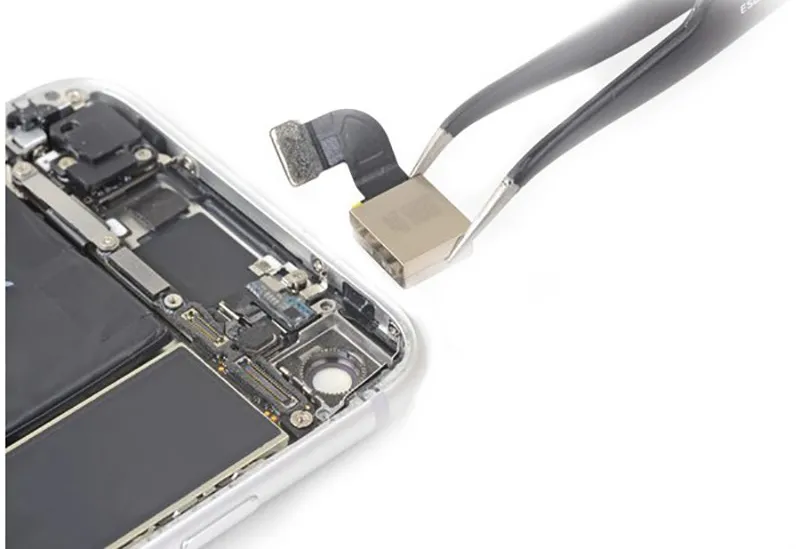 Замена задней камеры iPhone 8