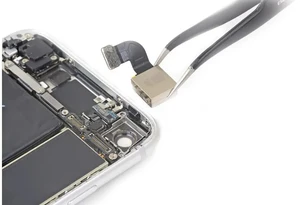 Заміна задньої камери iPhone 8