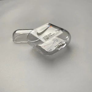 Пластиковий чохол iLoungeMax Nike"85" для Apple AirPods - Фото 3