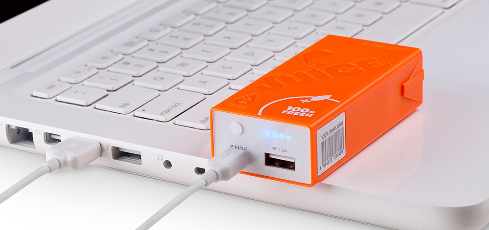 Power Bank momax ipower juice battery 4400 mah Power Bank momax ipower juice battery 4400 mah