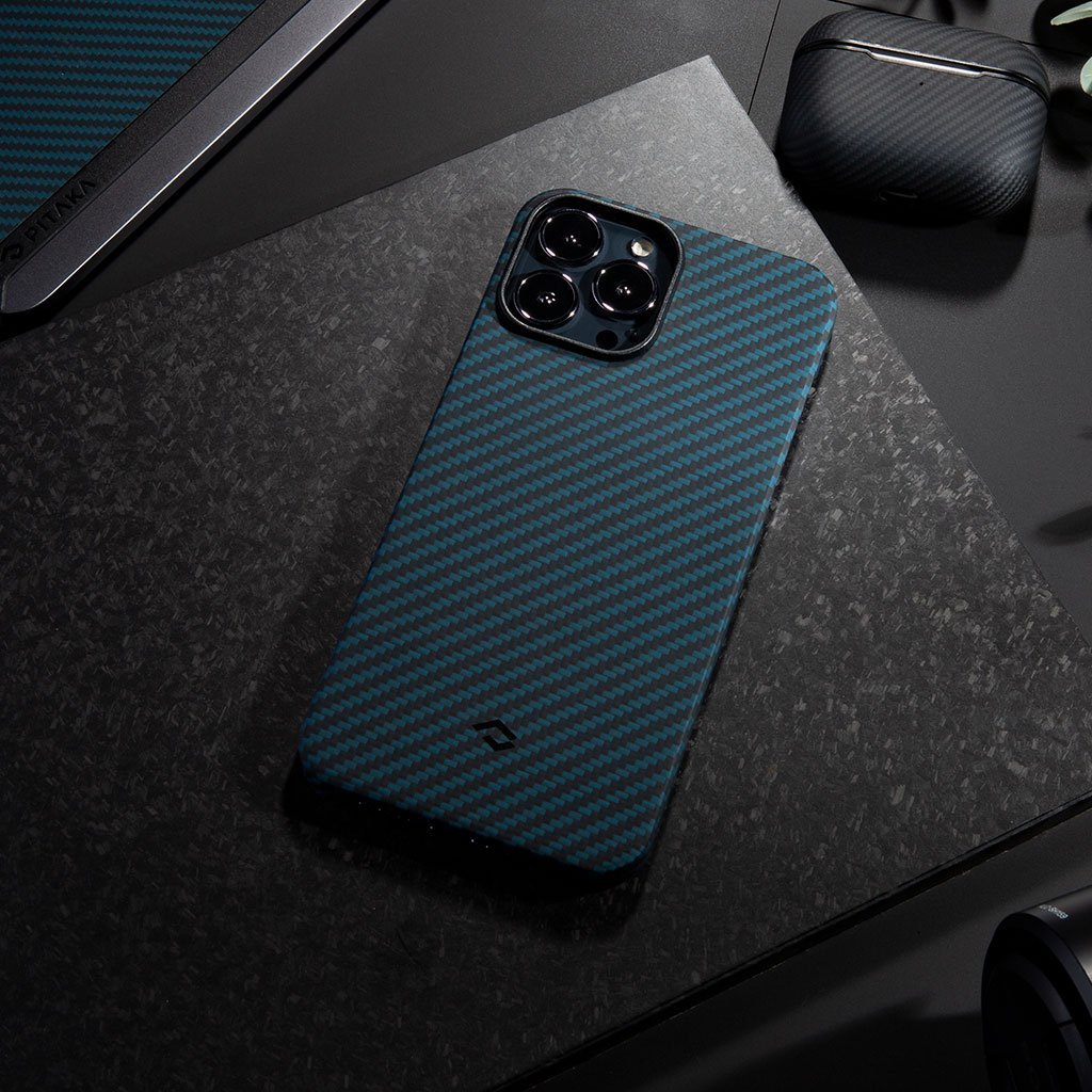 Надежный чехол-накладка Pitaka MagEZ Case 2 iPhone 13 Black/Blue