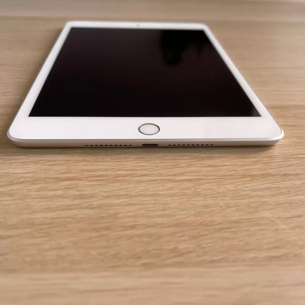 б/у Apple iPad Mini 5 (2019) Wi-Fi 64Gb Silver (MUQX2)