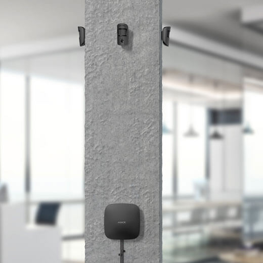 Інтелектуальна централь Ajax Smart Hub Plus