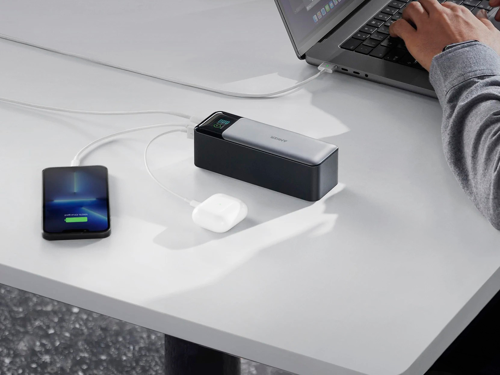Повербанк Anker 737 Power Bank Black 24000mAh 140W зовнішній вигляд