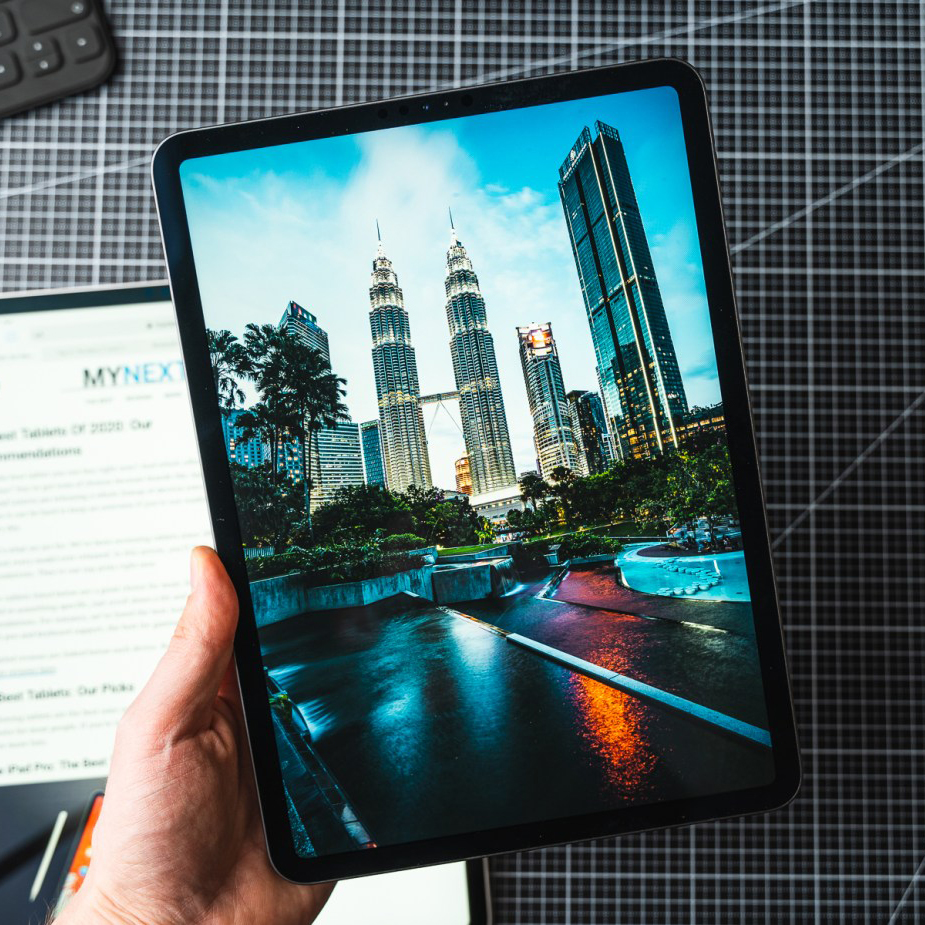 б/у iPad Pro 12.9" (2020) Wi-Fi+Cellular 256Gb Silver (MXFY2), купить в Киеве, в Украине