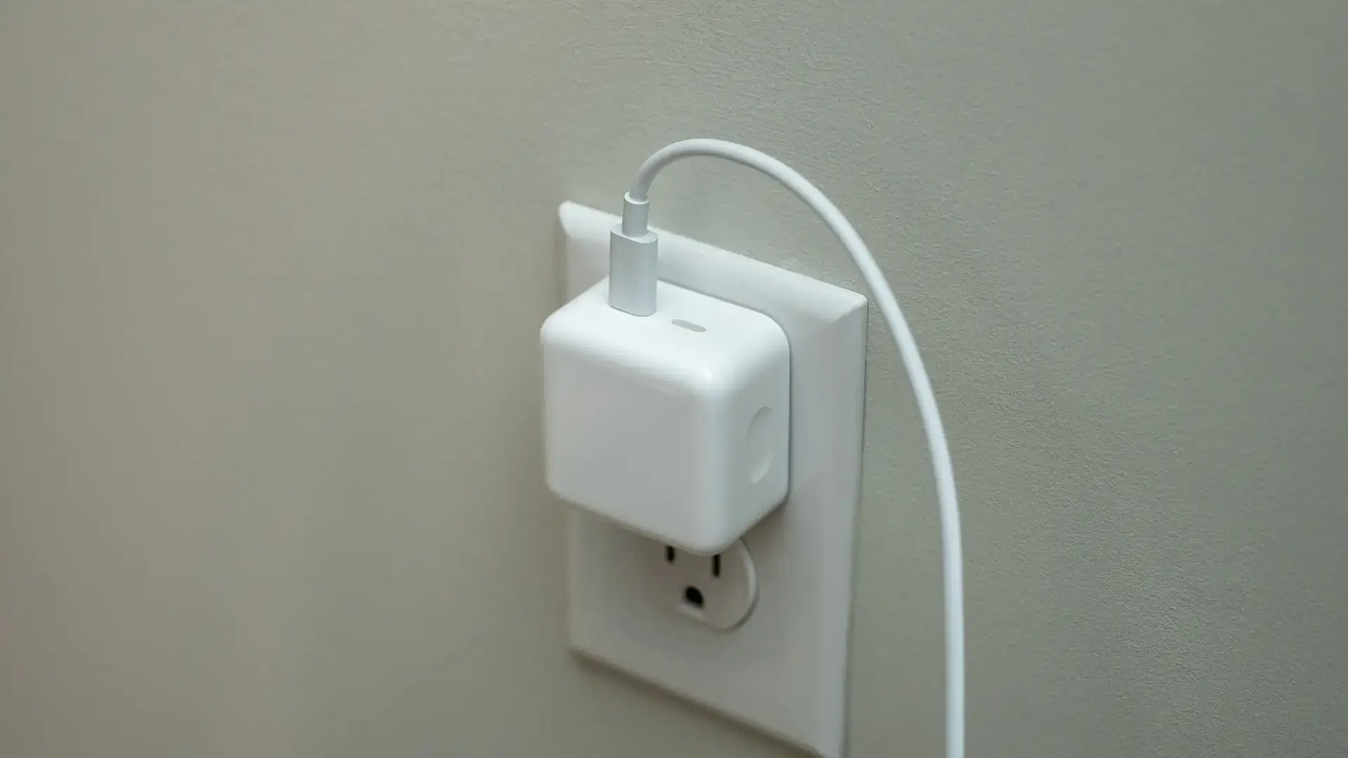 apple-usb-c-power-adapter-35w-iphone - ipad-oem