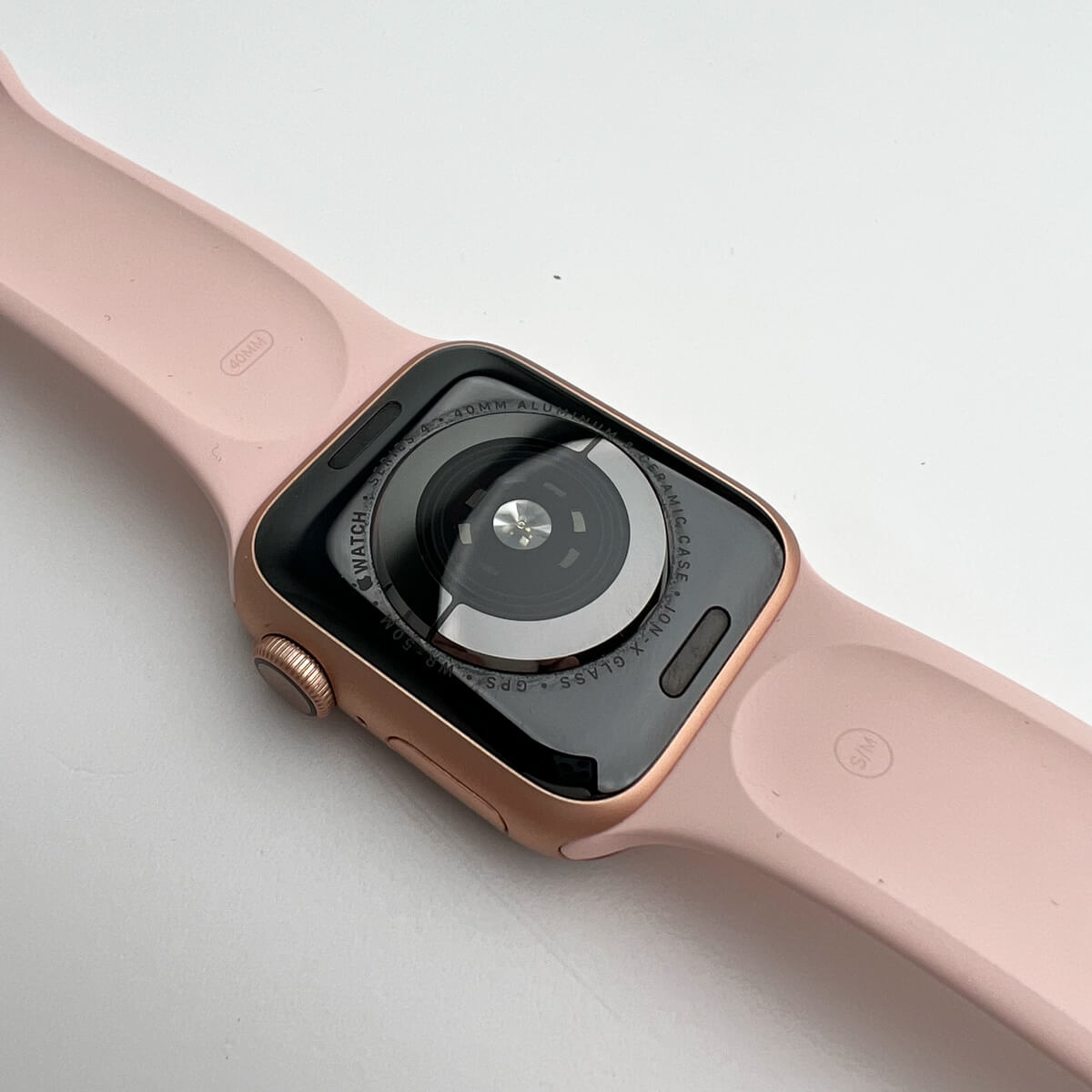 б/у Apple Watch Series 4 40mm GPS Gold Aluminum Case Pink Sand Sport Band (MU682) отличное состояние