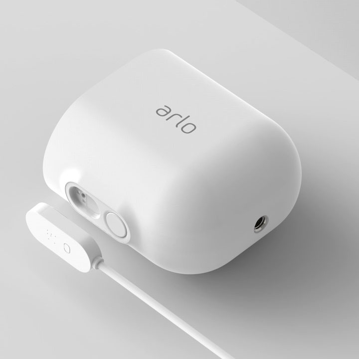 Умная камера видеонаблюдения Arlo Ultra 4K (в комплекте Smart Hub) 