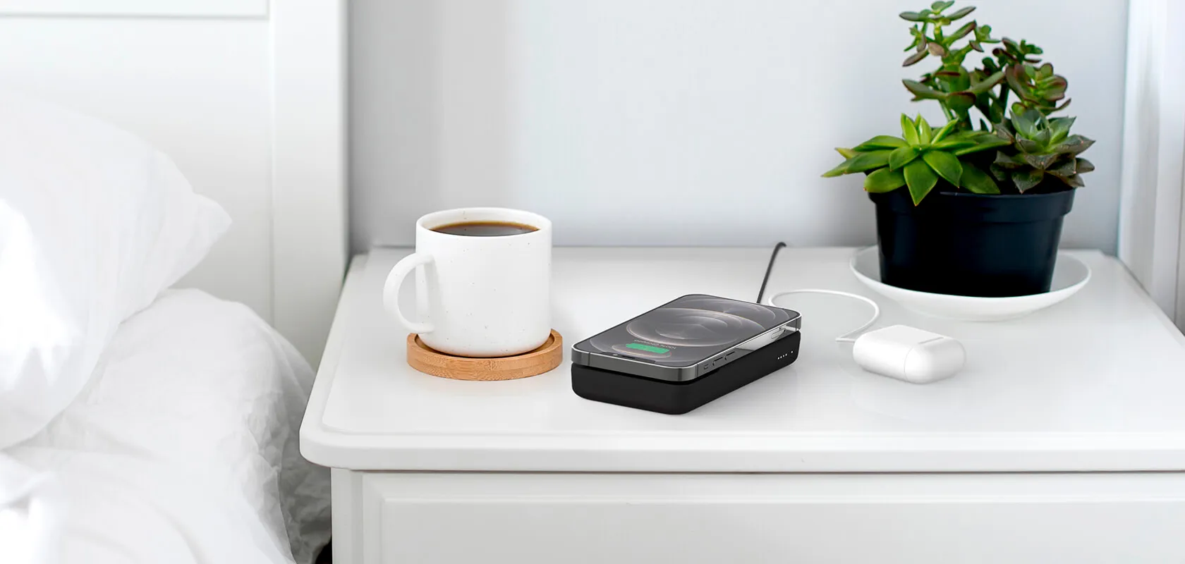 Повербанк Belkin Magnetic Portable MagSafe Wireless Charger 10000mAh для iPhone 12 можно заряжать несколько устройств
